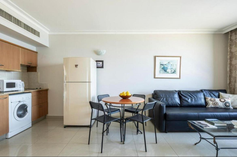 Others 5, Apartment on Haifa