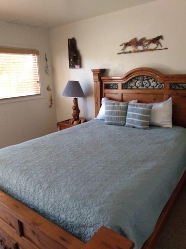 Bedroom 1, Mokee Motel, San Juan