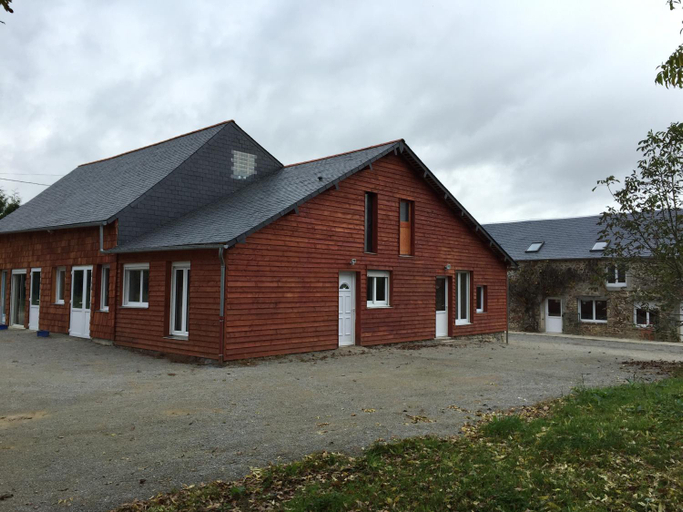 Exterior view 3, Gite Clos Robin, Mayenne