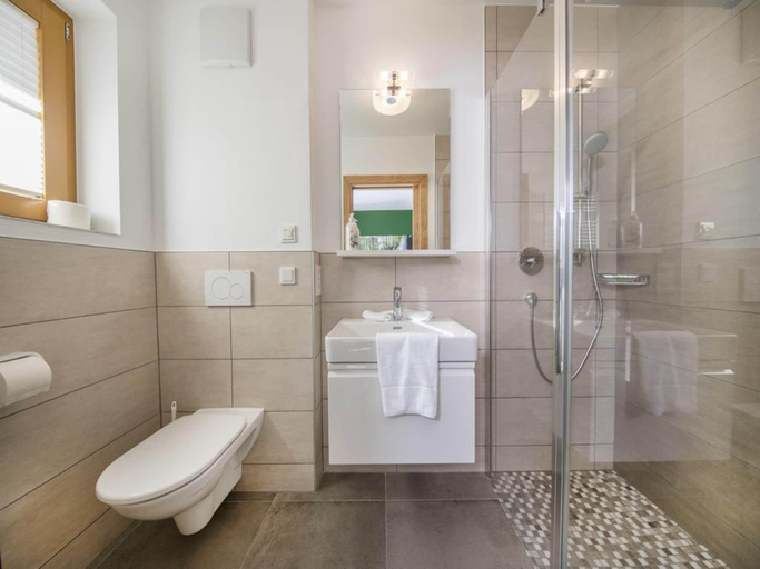 Bathroom 4, Chalet Stay near Krimml Waterfalls, Zell am See