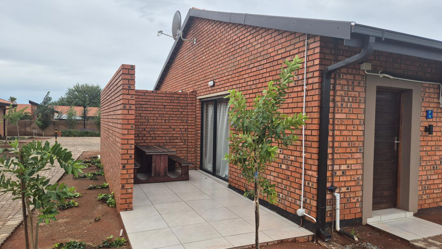 Others 3, Pro Plants Accommodation, Frances Baard