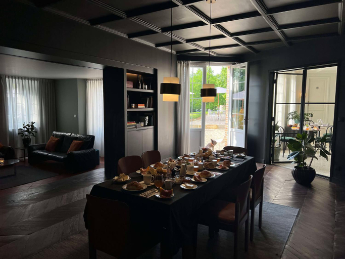 Food & Drinks 4, Le Petit Chateau, Marne