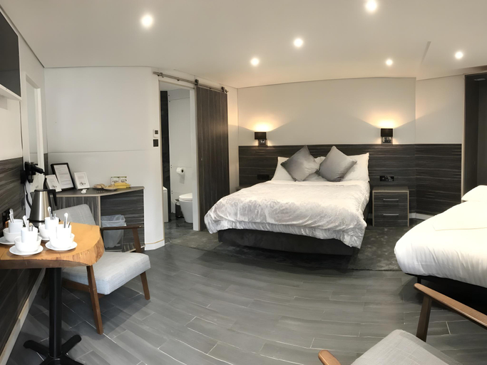Bedroom 2, Canal Cottages, London