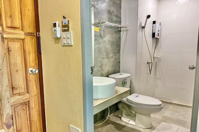 Bathroom 3, PalmHug Hotel, Wiang Pa Pao