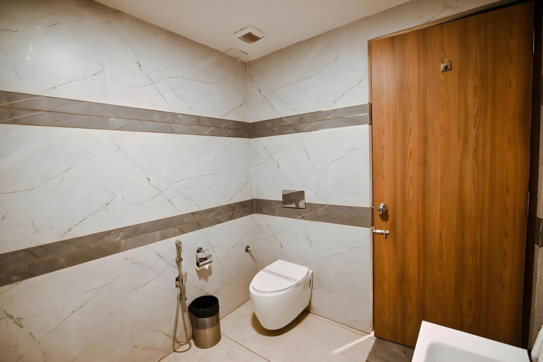 Bathroom 3, The Kohinoor Palace - A Heritage Hotel, Faizabad