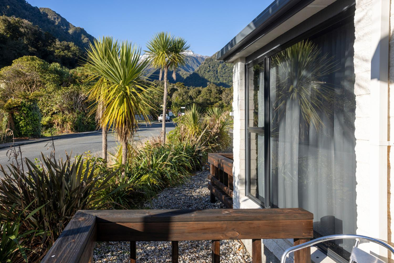 Others 5, Alpine Glacier Motel, Westland