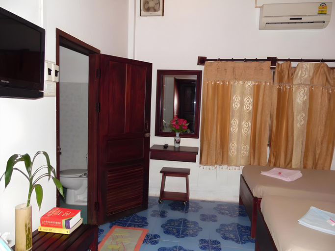 Bedroom 2, Phanhthasone Guesthouse, Luang Prabang