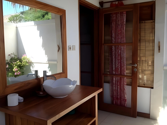 Bathroom 5, Sunia Loka Bungalows, Buleleng