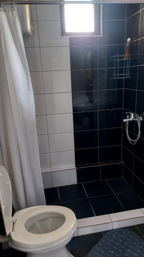 Bathroom 5, Pine house