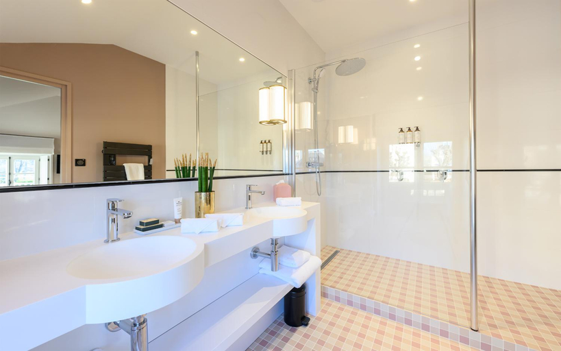 Bathroom, Les Suites BB, Marne