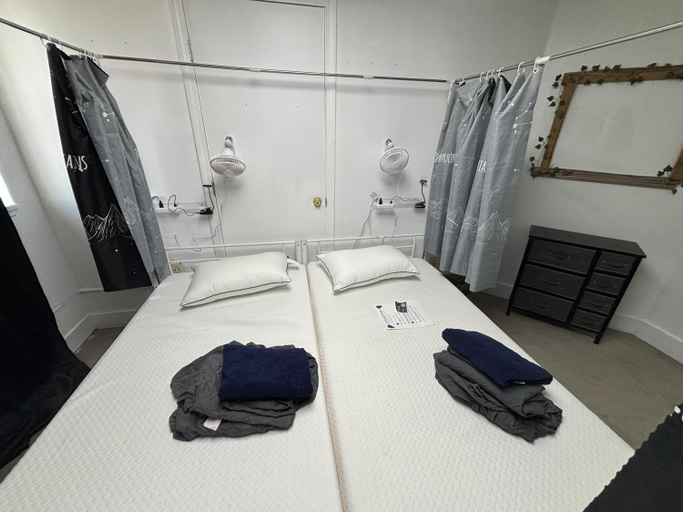 Bedroom 3, Cozy Bears Bunkers, Shelby