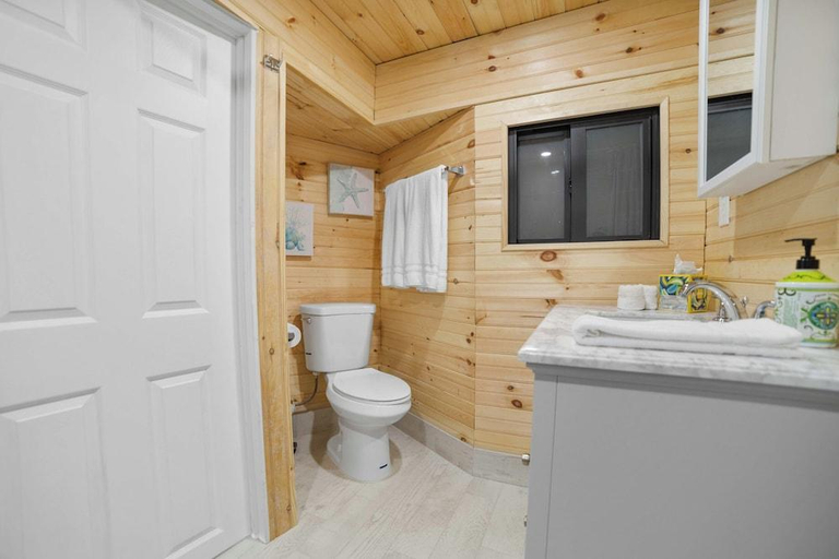 Bathroom 3, Star Room at Barnacle Resort, Monroe