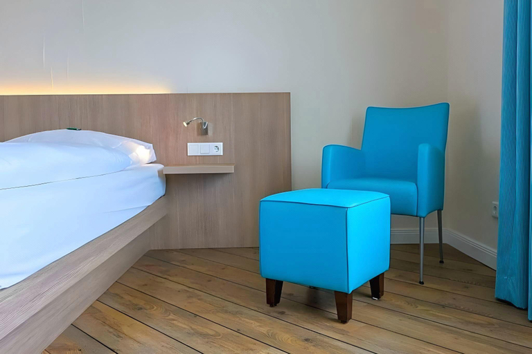 Bedroom 2, Hotel IV Jahreszeiten Lübeck, Lübeck