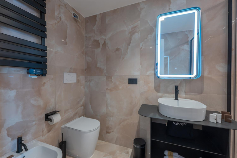 Bathroom 3, Luna Stay, Trieste