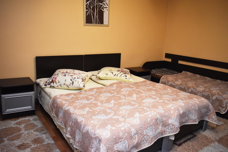 Bedroom 2, Хостел в Карпатах, Rakhivs'kyi