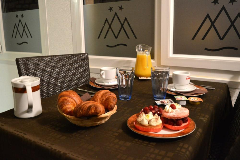 Food & Drinks, Hotel de La Vallee, Doubs