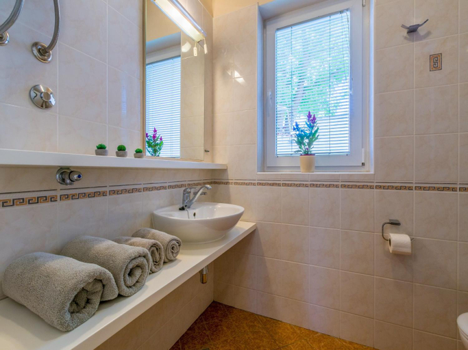 Bathroom 4, Apartments Villa Vanda, Crikvenica