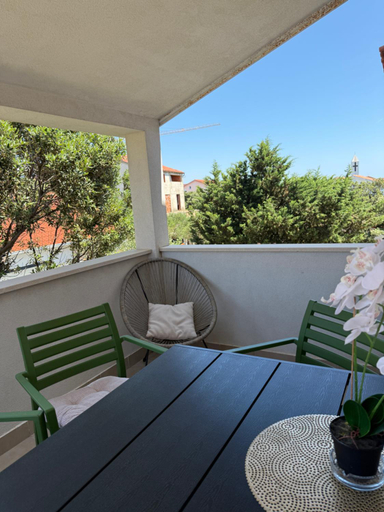 Others 3, Apartmani Pernjak, Pag