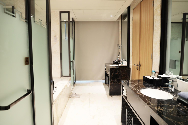 Bathroom 5, Wanda Realm JingZhou, Jingzhou