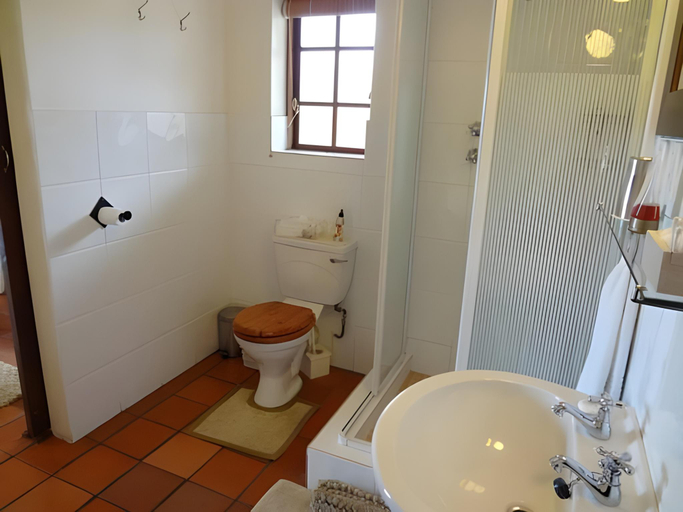 Bathroom 3, 4 Wild Rose Country Lodge, City of Cape Town