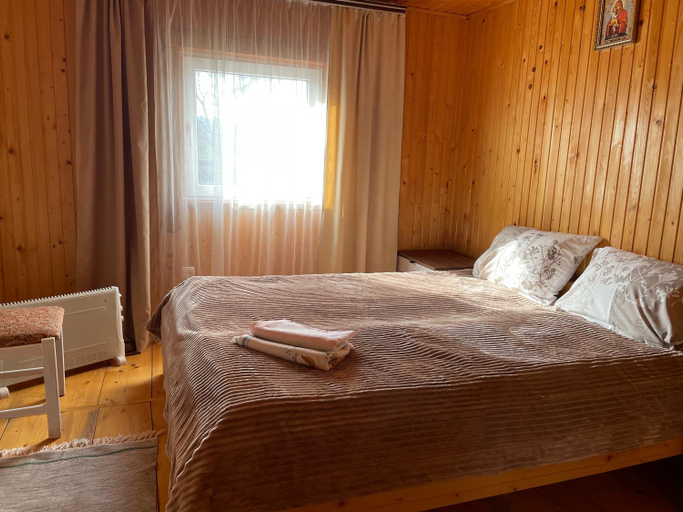 Bedroom 2, Pidkova, Verkhovyns'kyi