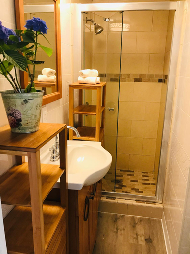 Bathroom, 2 Bd Beverly Hills Guest House, Los Angeles