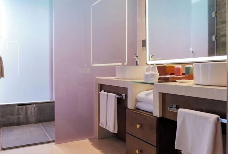 Bathroom 4, Qixianling Zhongnan Hot Spring Apartment Hotel, Hainan