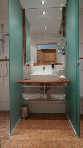 Bathroom 5, Familien- & Vitalhotel Auenhof, Innsbruck Land