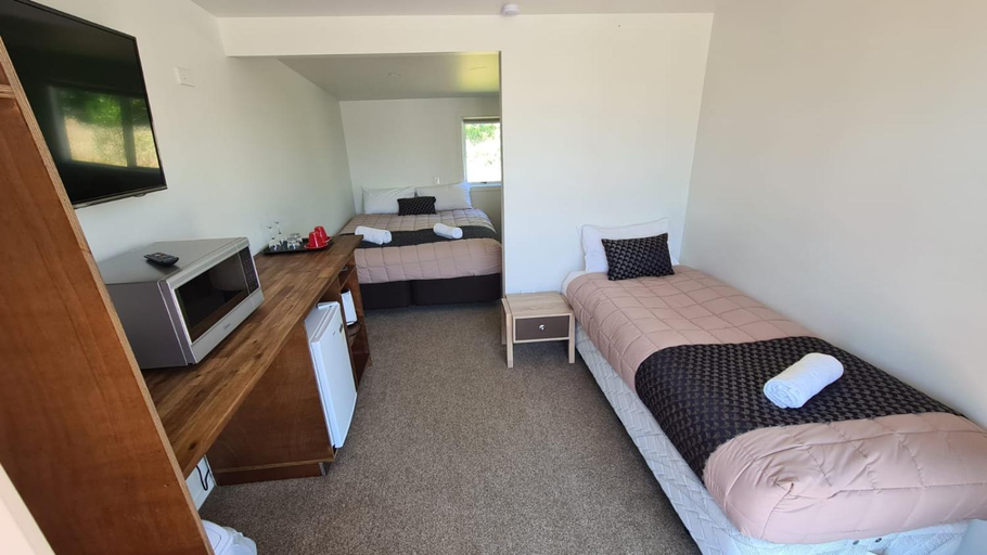 Bedroom 2, Woodstock Cottage, Westland