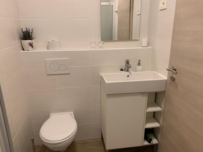Bathroom 3, Apartments Ostanek 2, Piran
