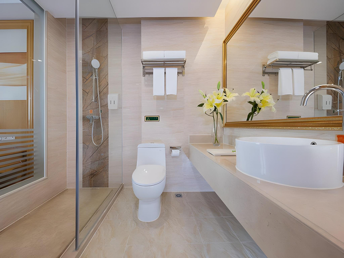 Bathroom 3, Vienna Hotel Shenzhen Longhua Good Day, Shenzhen