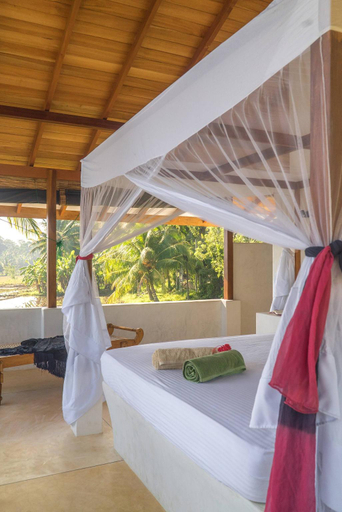 Bedroom 2, Lake Villa near Udawalawe National Park, Angunakolapelessa