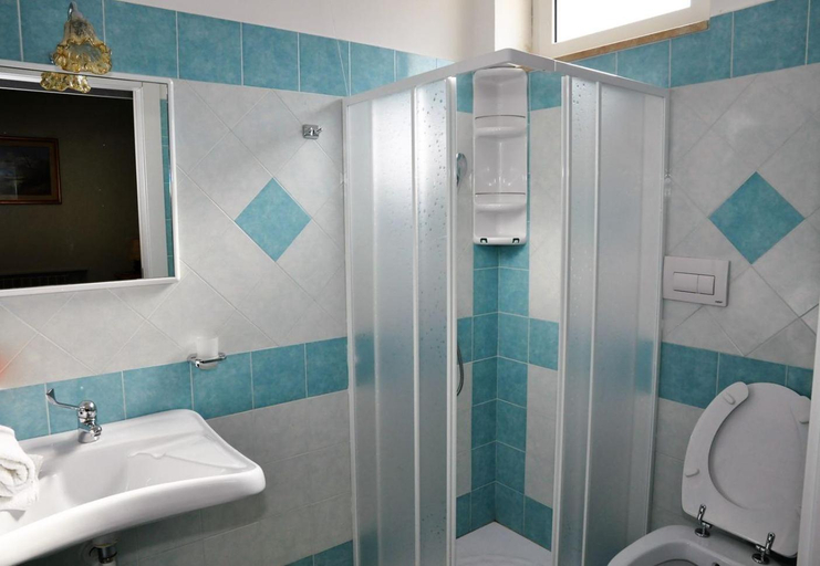 Bathroom, Albergo Rio, L'Aquila