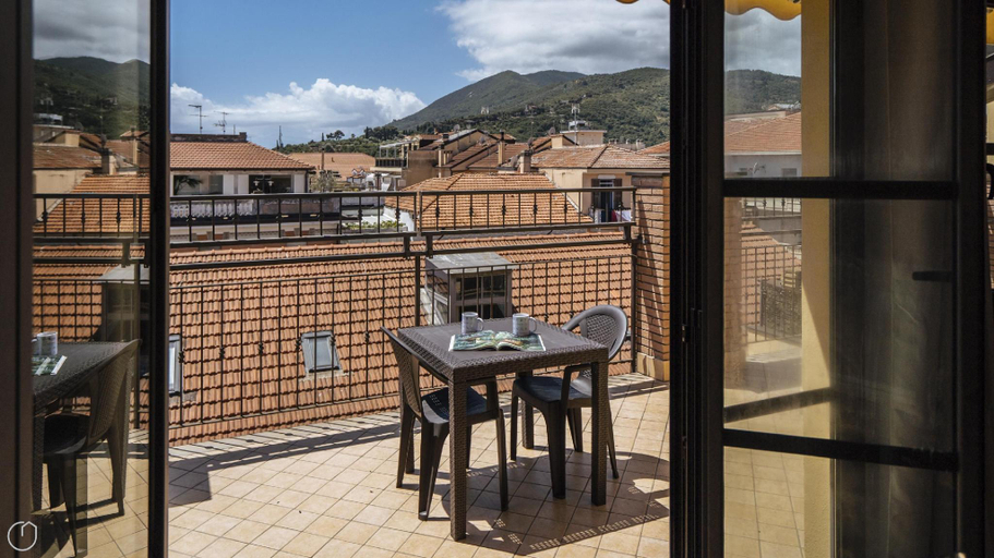 Others 2, Dei Mille 31 B, Savona