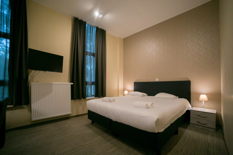 Bedroom 2, Hotel Orion, Oost-Vlaanderen