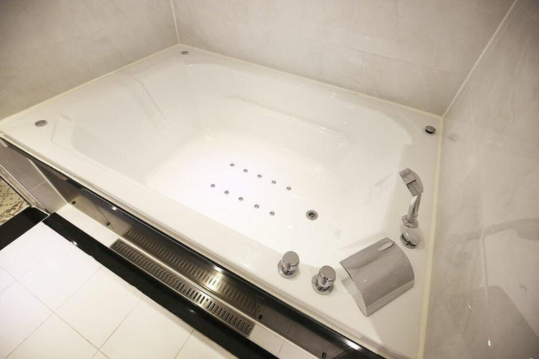 Bathroom 3, Hotel Class, Cheonan