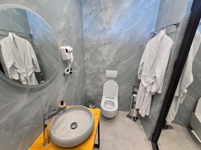 Bathroom 3, Hotel Panorama Piqeras, Sarandës