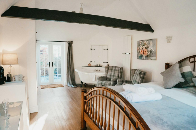 Bedroom 2, Old Selden Farm B&B, West Sussex