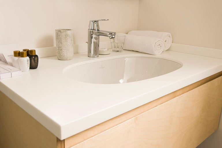 Bathroom 4, Dilijani Tun
