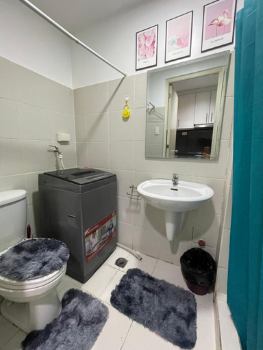 Bathroom 5, Sea Residences Moa tower F by SHAKIRA, Pasay City