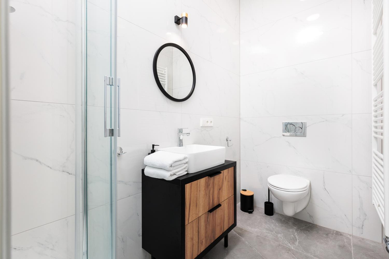 Bathroom 2, City of the Kings-Poselska 24, Kraków City