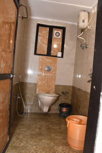 Bathroom, Tulsi Home Stay, Mumbai Suburban
