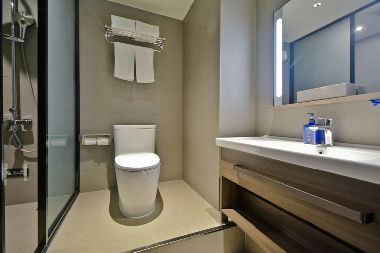 Bathroom 4, HanTing Hotel (Xinyang Railway Station), Xinyang