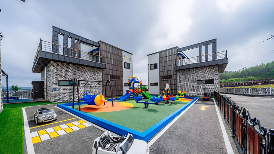 Exterior & Views 1, My Kids Pool Villa, Taean