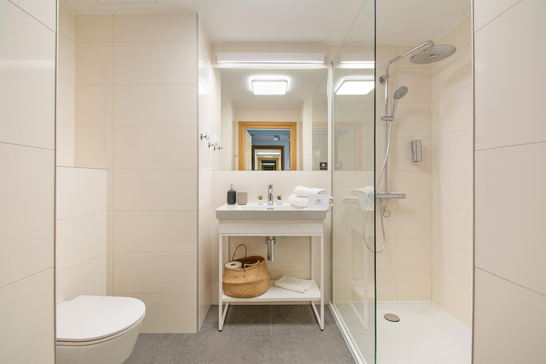 Bathroom 4, NORTH Apartments, SeaView Seaside Park, Kołobrzeg