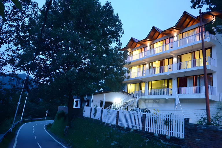Exterior & Views
