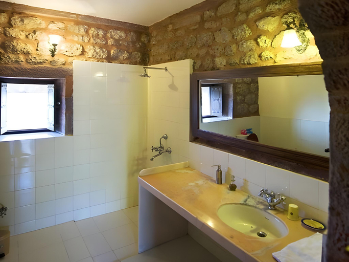 Bathroom, Chandelao Garh Hotel, Jodhpur