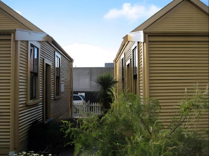 Others 3, City Cottages, Wellington