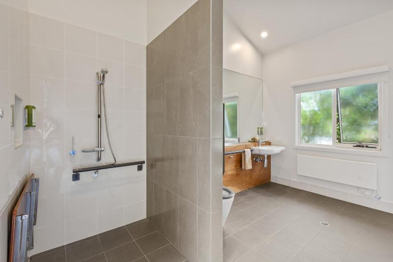 Bathroom 4, Tathra Beach House Holiday Apartments, Bega Valley