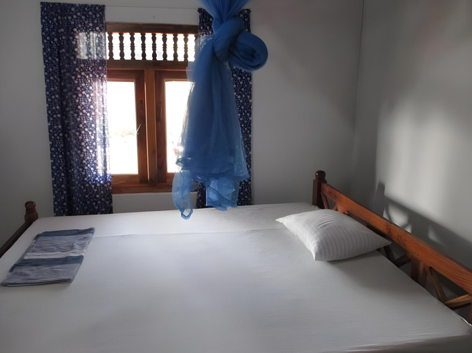 Bedroom 4, Village Garden Inn, Medawachchiya
